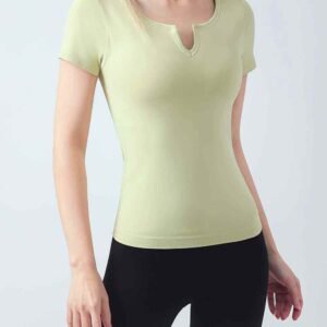 بدلات رجالية مصممة بقصّة Slim Fit