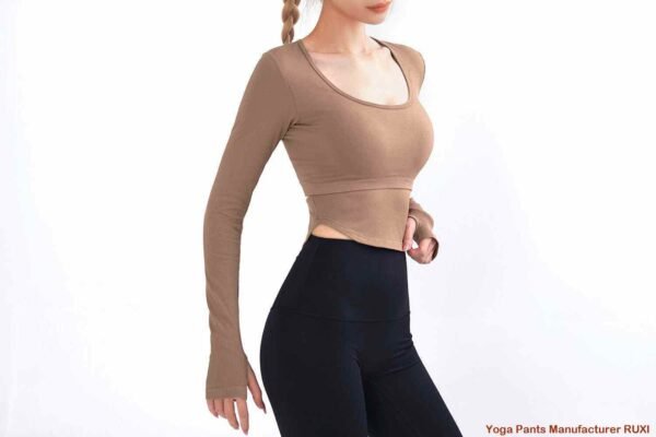 حمالة صدر رياضية مع وسادات مخيطة